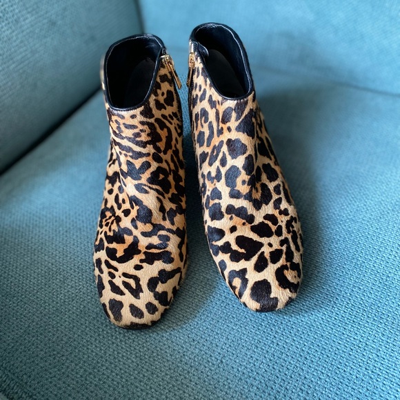 Ivanka Trump Shoes - Ivanka Trump Leopard Print Ankle Boots Size 7